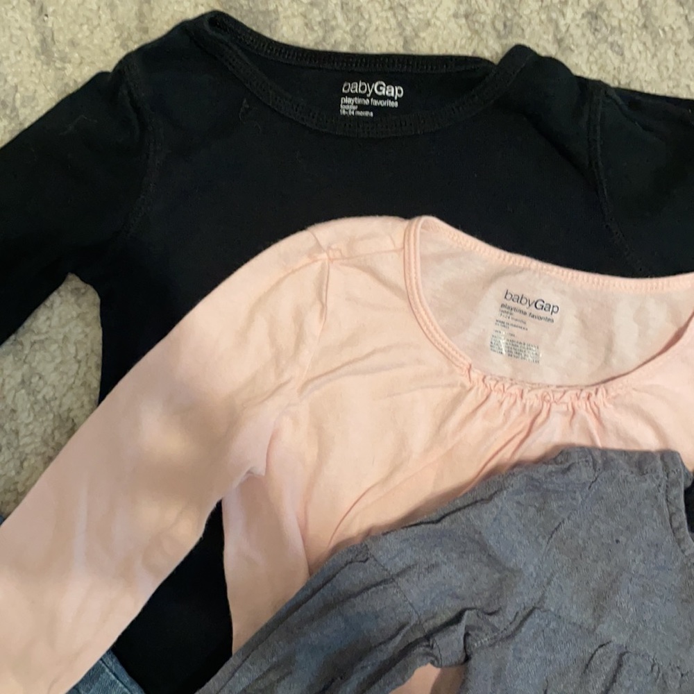 Gap Bundle - Picture 3 of 4